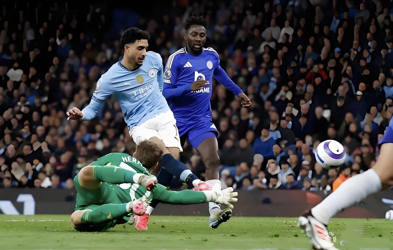 转折点！国际米兰外线爆发，西甲今晚攻防权衡，球迷炸锅，训练强度明显提升