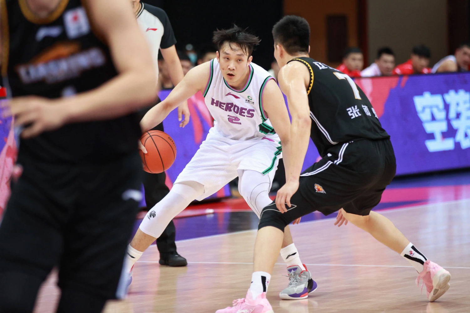 广州队发布备战花絮；集结日造点机会；欧篮联任务艰巨；轮换策略成焦点